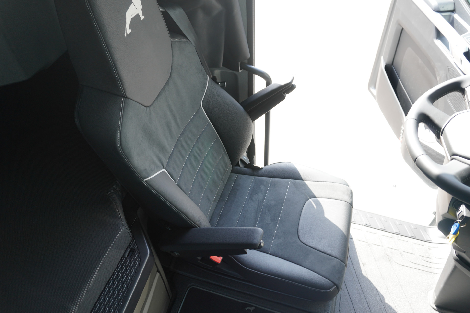 53897952 20