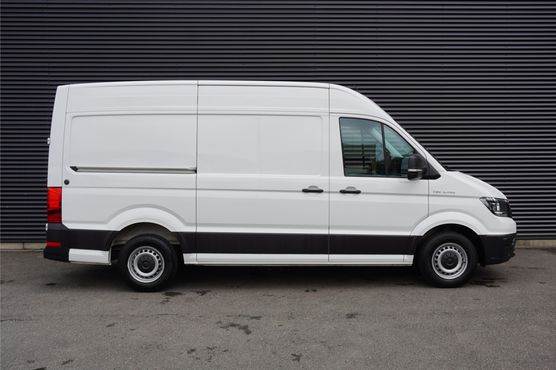 56041927 4