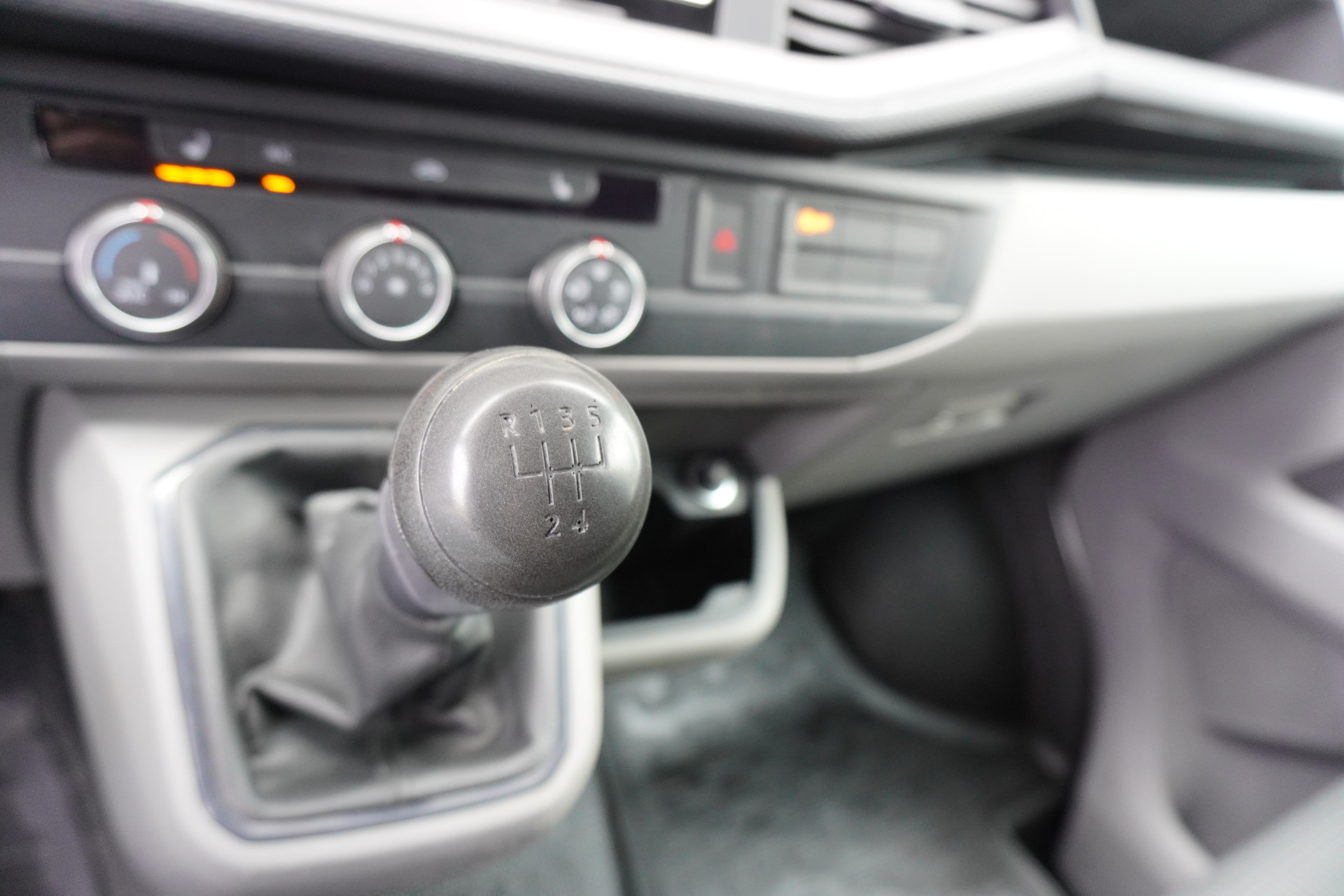 56277981 17