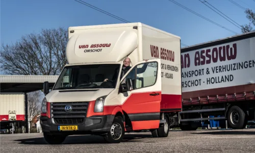 Van Assouw Meubeltransport vertrouwt al 8 jaar blindelings op hun Volkswagen Crafter