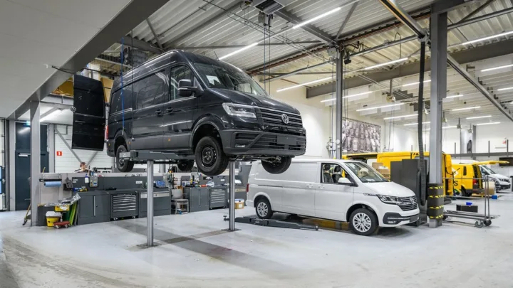 Large JPG Volkswagen Bedrijfswagens Service Plus Gallery 2 25