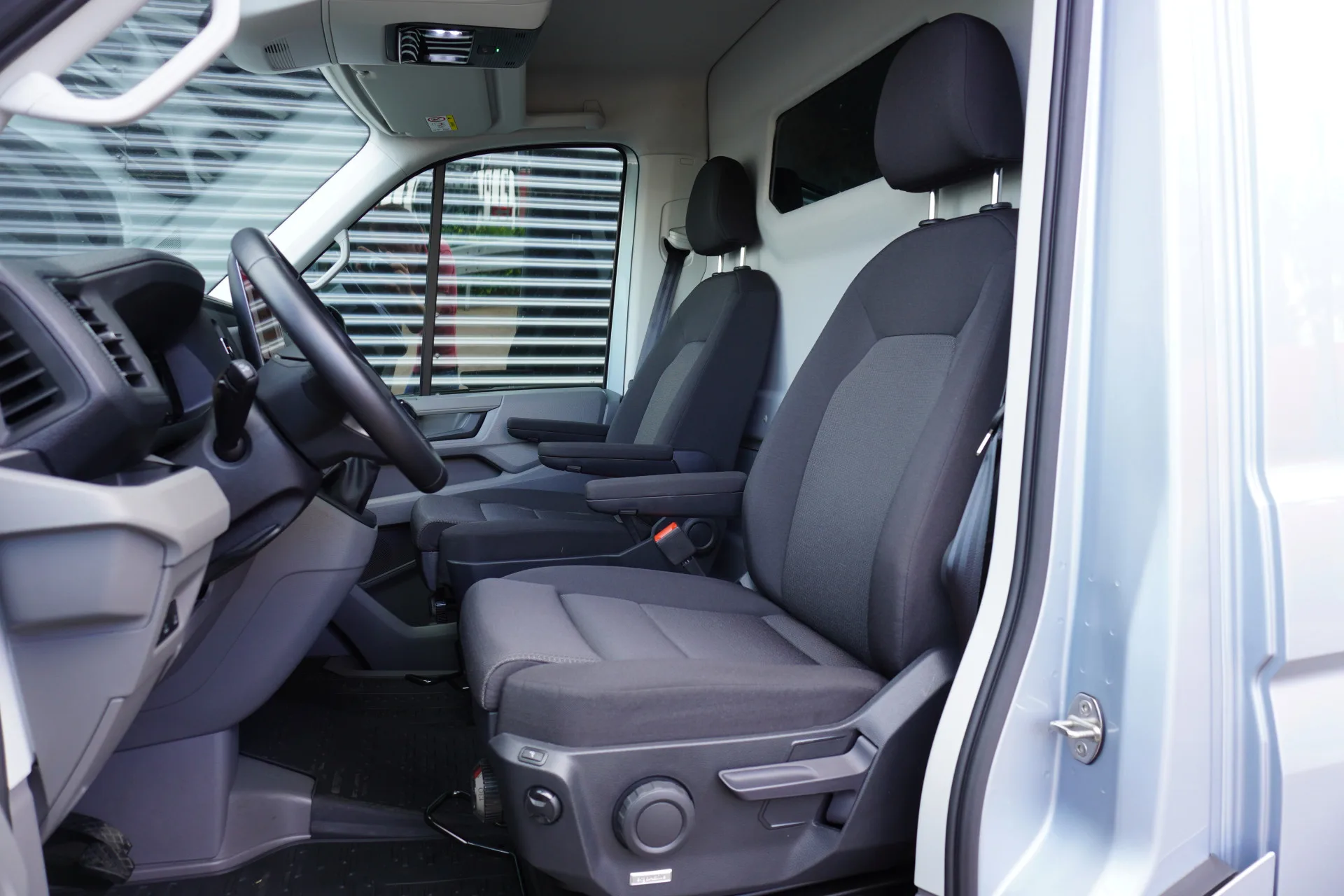 55381100 2