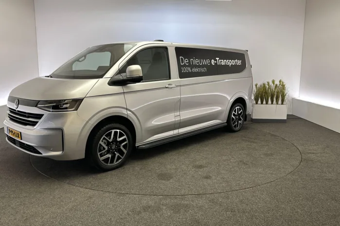 Volkswagen e-Transporter 34 L2H1 218pk Style Intro 64 kWh